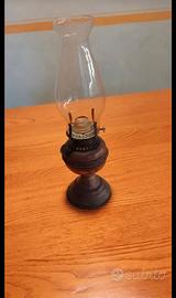 Lume antico a petrolio 