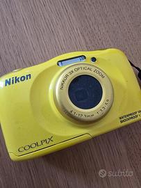 Nikon Coolpix S33 Subacquea + Custodia Case Logic