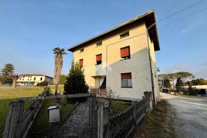 CASA INDIPENDENTE A FIUME VENETO
