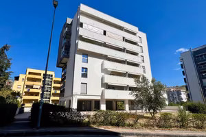 4 LOCALI A COSENZA