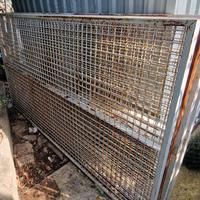 4 Griglie in ferro cm 283x 152. Prezzo a singola.