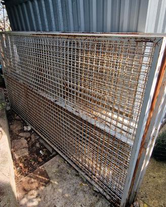 4 Griglie in ferro cm 283x 152. Prezzo a singola.