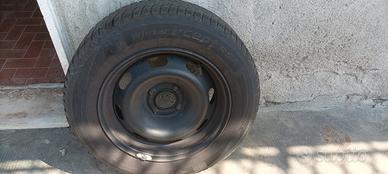 gomme invernali 195/65 R15 più cerchi in ferro