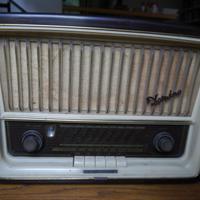Radio d'epoca a valvole Telefunken Domino anni 50