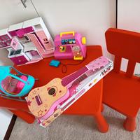 Lotto Barbie + tavolino e sedia IKEA rosso - 80€ t