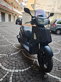 People 300i con targa Polacca 