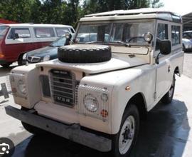 Land Rover Defender 88 diesel da restaurare