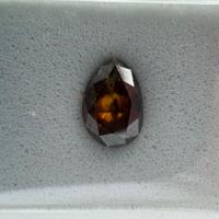Diamante (colore naturale) 0,65 ct Fancy arancio