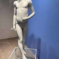 Manichino bimbo