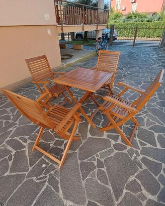 set tavolo e sedie giardino