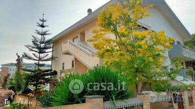 Tre appartamenenti su tre livelli