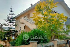 Tre appartamenenti su tre livelli