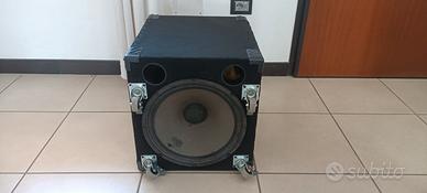 Subwoofer passivo da 15 con amplificatore.