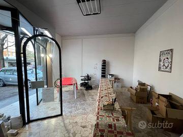 Valsamoggia - Crespellano: si affitta negozio - uf