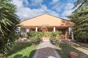 VILLA SINGOLA A ROSETO DEGLI ABRUZZI