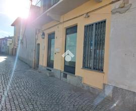 NEGOZIO A CIRIÈ
