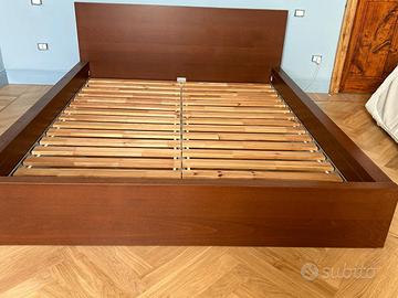 Letto matrimoniale ikea malm con reti e comodini