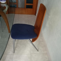 Tavolo con quattro sedie