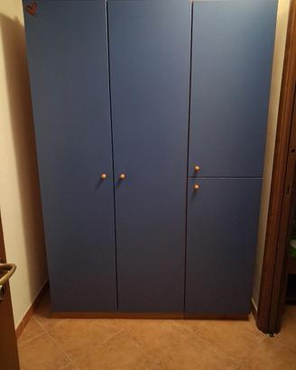 armadio tre ante in legno