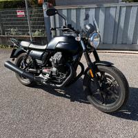 Moto Guzzi V7 III stone