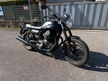 Moto Guzzi V7 III stone