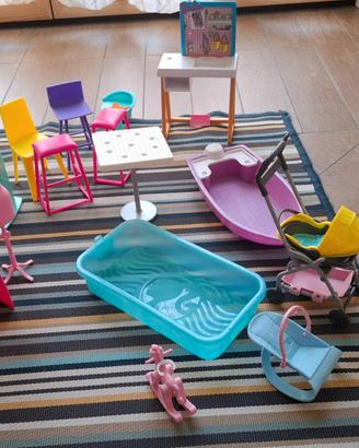 Accessori vari di Barbie.