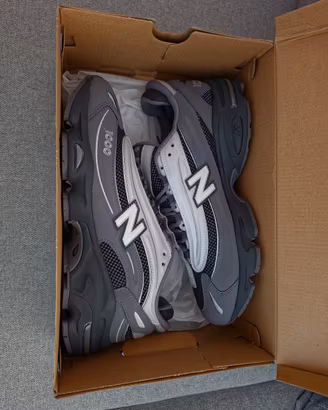 New Balance 1000