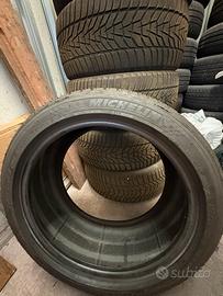 255/40 r19