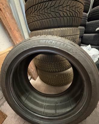 255/40 r19