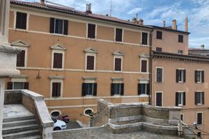 Bilocale in pieno centro storico