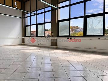 Ufficio Motta Sant'Anastasia [DFS-P4U1-SPACU]