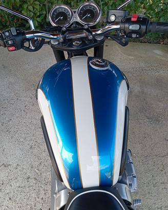 Triumph T120 anno 2021