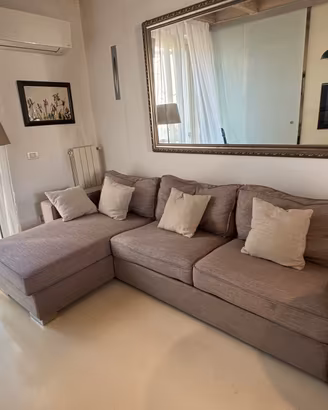 divano letto in perfetto stato con chaise-long