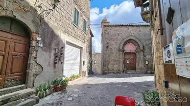Villa di 100 m² con più di 5 locali a Arcidosso