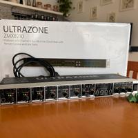 Behringer ultrazone ZMX8210