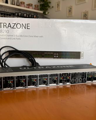 Behringer ultrazone ZMX8210