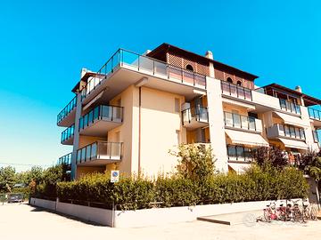 Splendido trilocale fronte mare a Villa Rosa