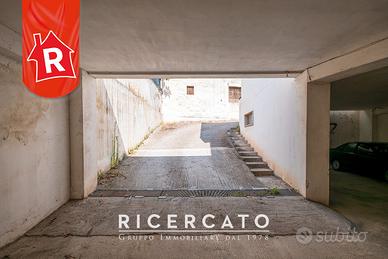 Garage in via A. Diaz, 18