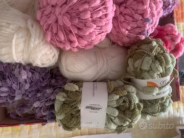 Lotto dí gomitoli di lana