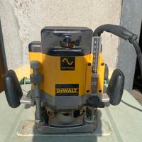 Fresatrice verticale Dewalt DW625E