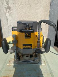 Fresatrice verticale Dewalt DW625E