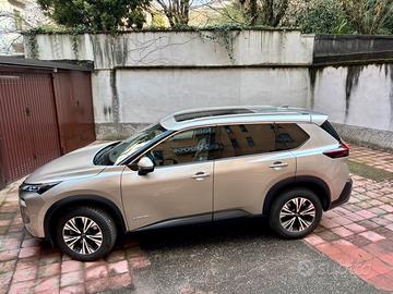 X-Trail con tetto panoramico