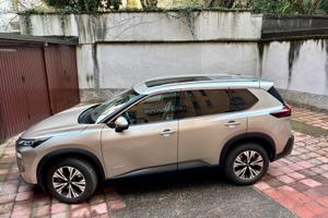 X-Trail con tetto panoramico