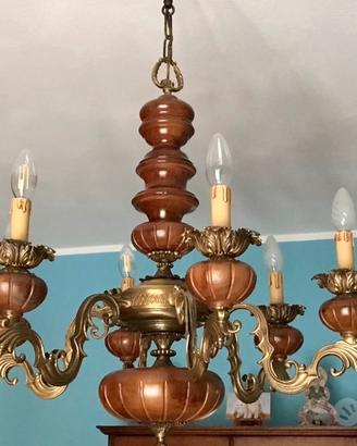 Lampadario in legno