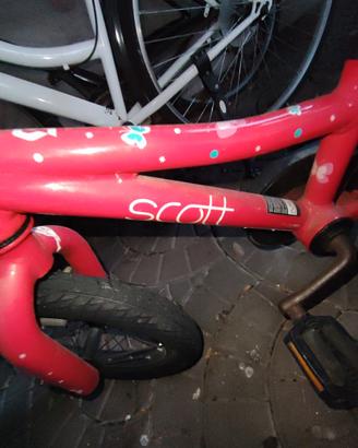 Bici Scott rossa da bambini con gomme gonfiabili