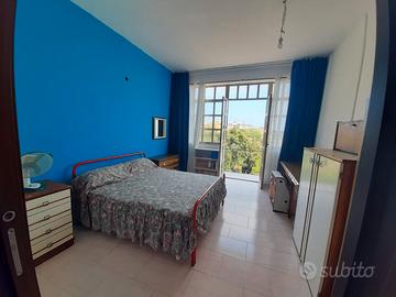 STANZE SINGOLE / DOPPIE PIAZZA INDIPENDENZA 220m2