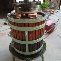 Attrezzature da vino e torchio