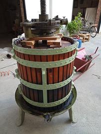 Attrezzature da vino e torchio