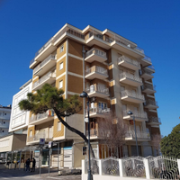 Locale di mq.300 sulla spiaggia di Igea Marina