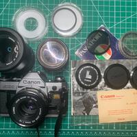 Canon AE-1 con kit completo di obbiettivi